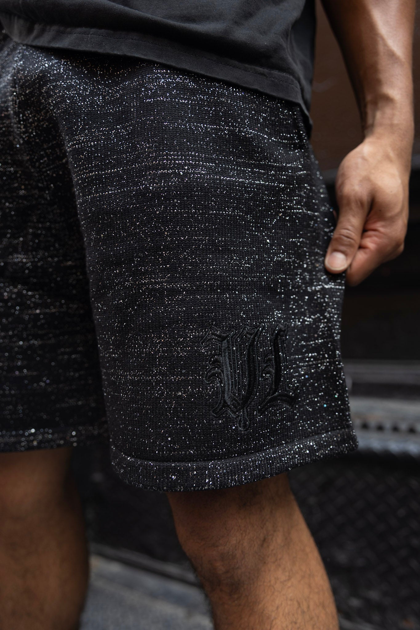 Emblem Boucle Short- Black